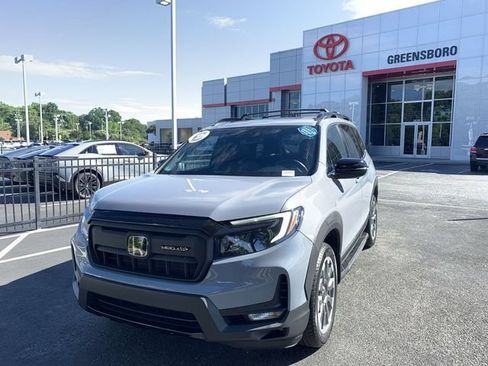 Used 2025 Honda Passport Black Edition image 1