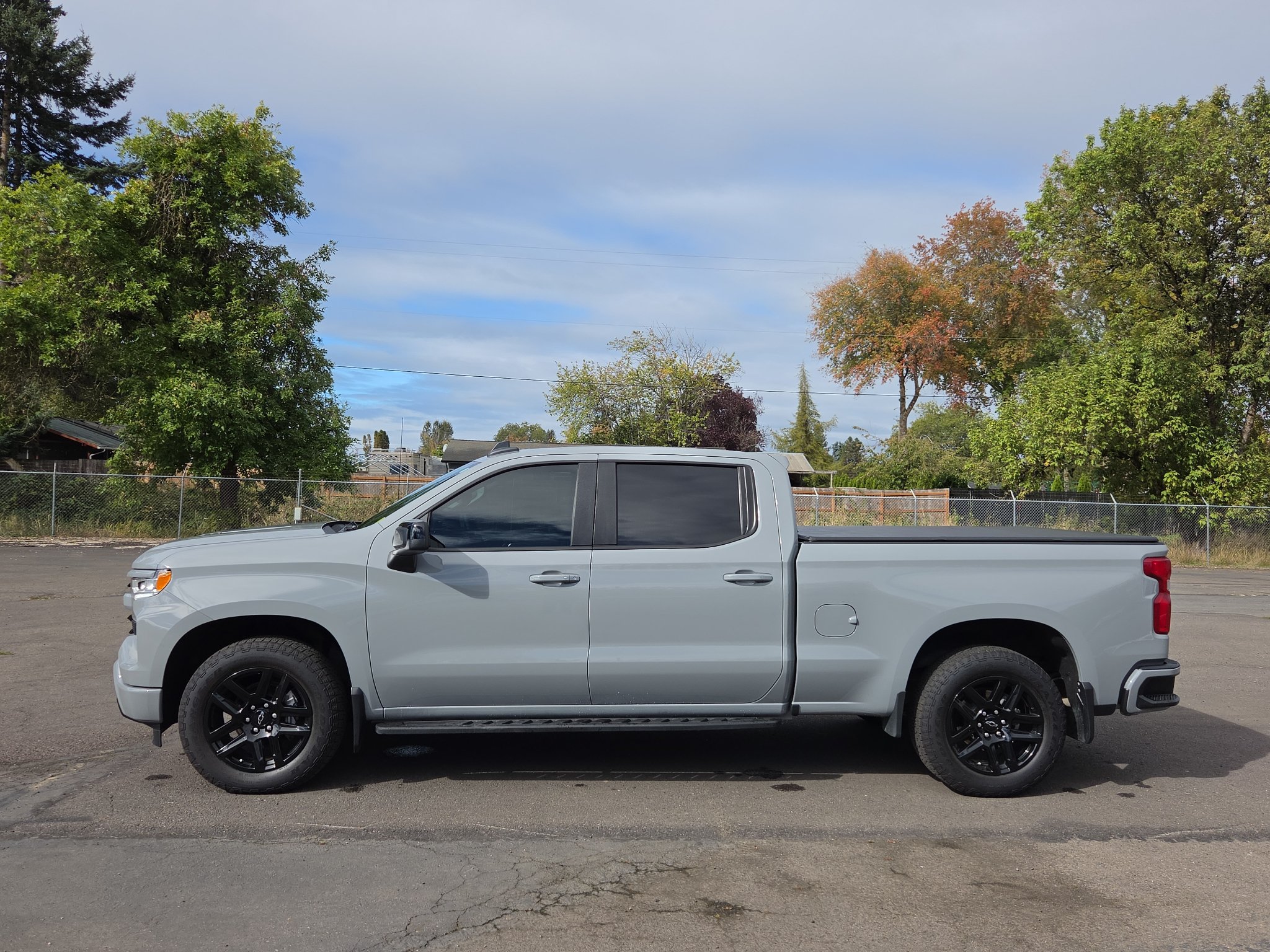 Used 2024 Chevrolet Silverado 1500 RST w/ Z71 Off-Road Package AWD/4WD image 4