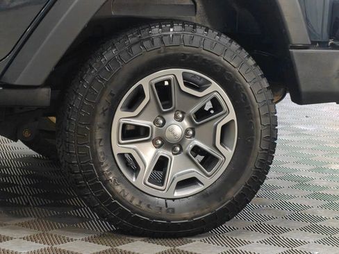 Used 2016 Jeep Wrangler Unlimited Rubicon w/ Connectivity Group AWD/4WD image 34