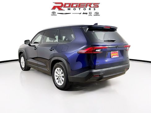 Certified 2024 Toyota Grand Highlander XLE image 11