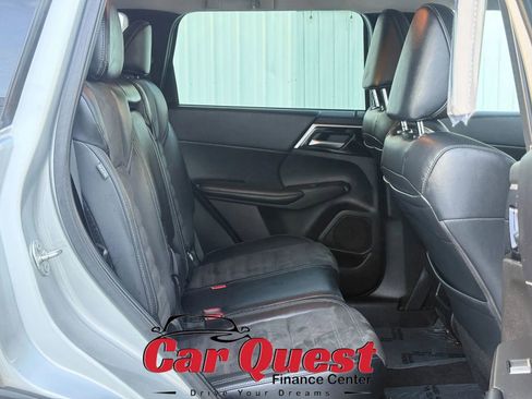 Used 2022 Mitsubishi Outlander SE FWD image 18