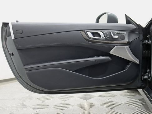 Used 2013 Mercedes-Benz SL 550 image 33