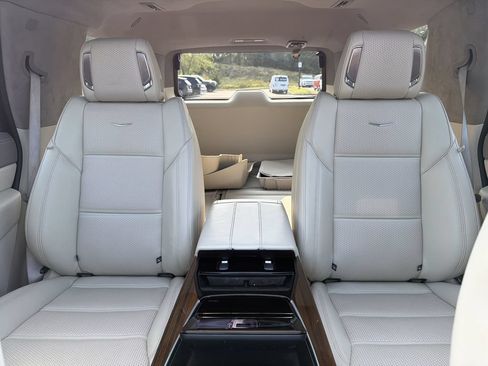 Used 2025 Cadillac Escalade Sport Platinum AWD/4WD image 29