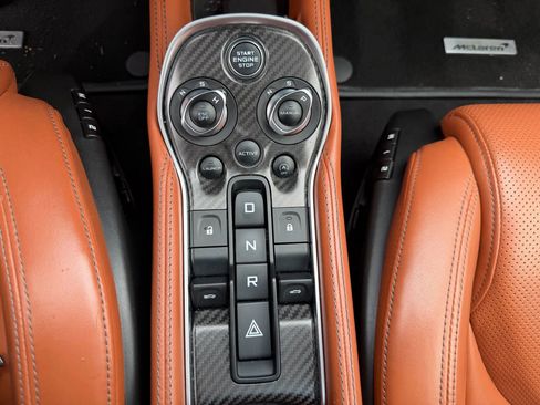 Used 2017 McLaren 570S image 28