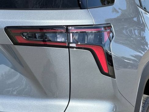 New 2027 Chevrolet Equinox LT FWD image 39