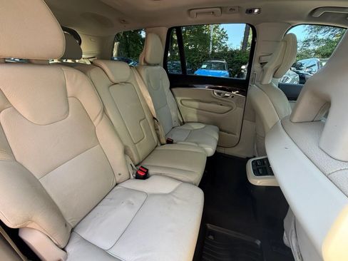 Used 2018 Volvo XC90 T6 Momentum w/ Convenience Package AWD/4WD image 13