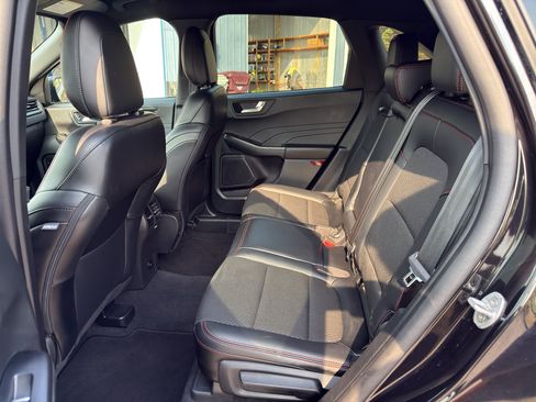 Used 2025 Ford Escape Platinum AWD/4WD image 13