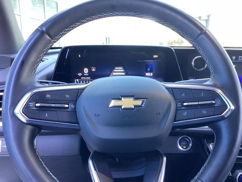 Used 2024 Chevrolet Traverse LT FWD image 10