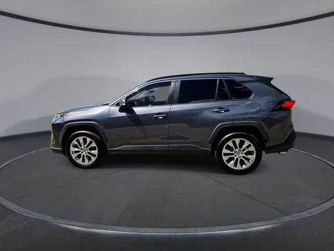 Used 2021 Toyota RAV4 XLE Premium FWD image 5