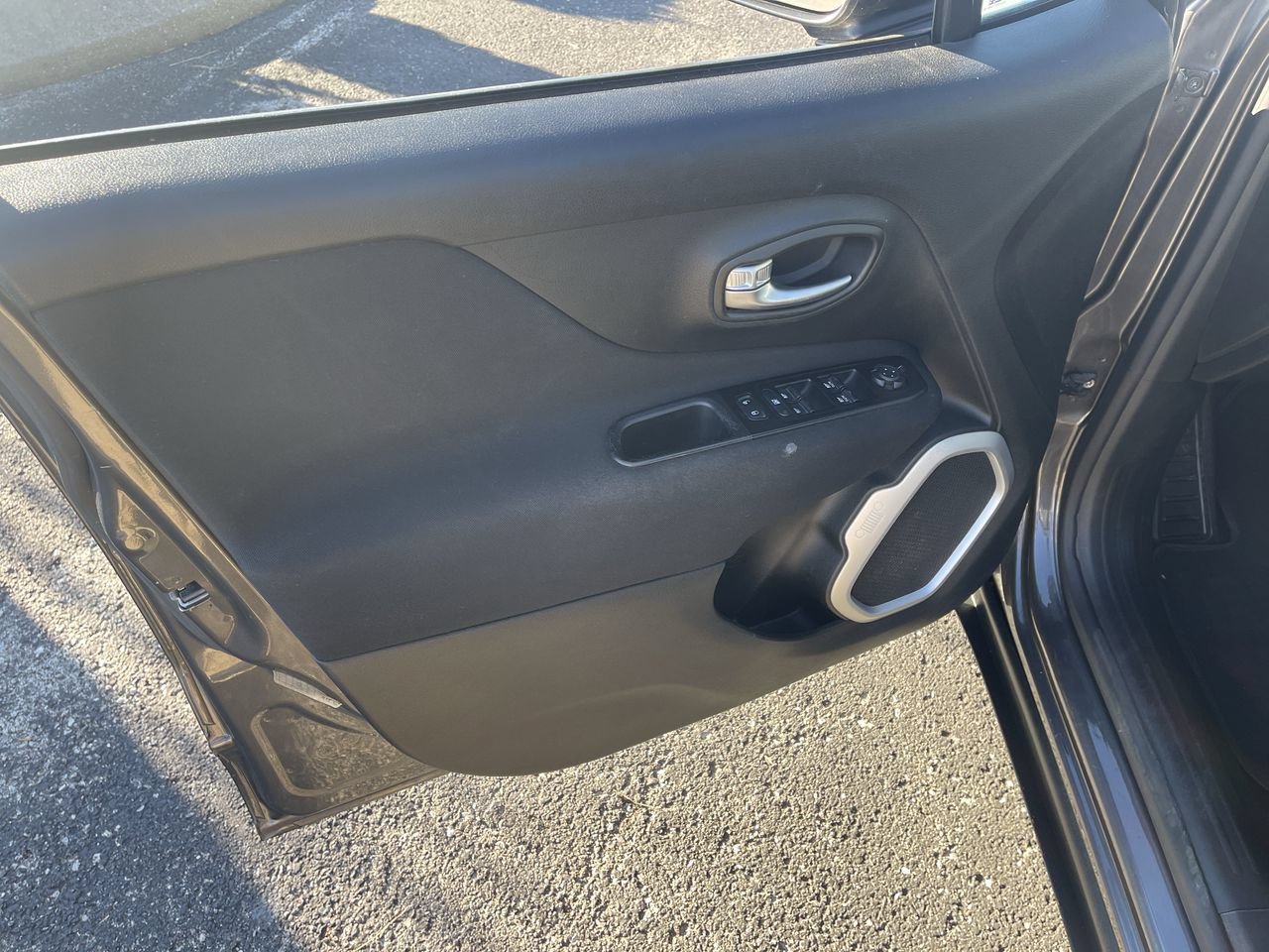 Used 2020 Jeep Renegade Sport FWD image 21