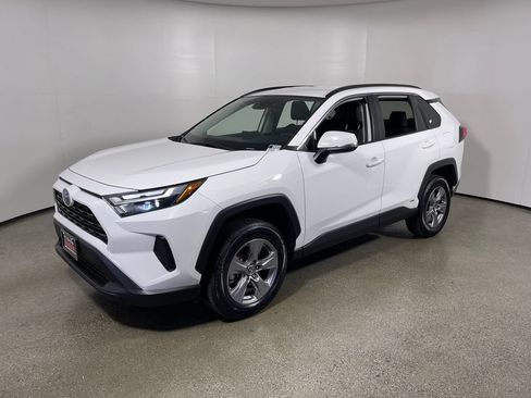 Certified 2024 Toyota RAV4 XLE AWD/4WD image 7