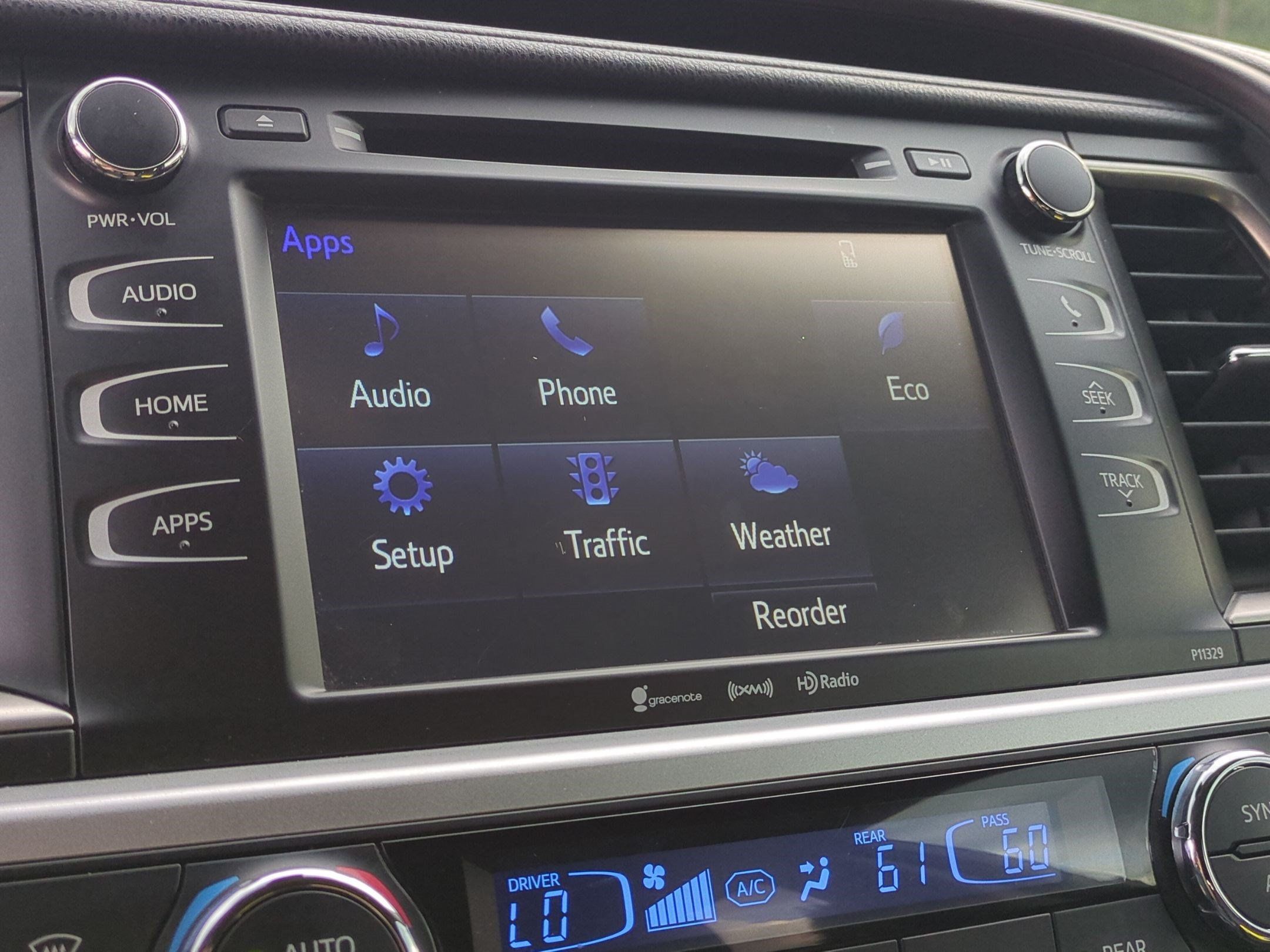 Used 2017 Toyota Highlander Plus AWD/4WD image 24