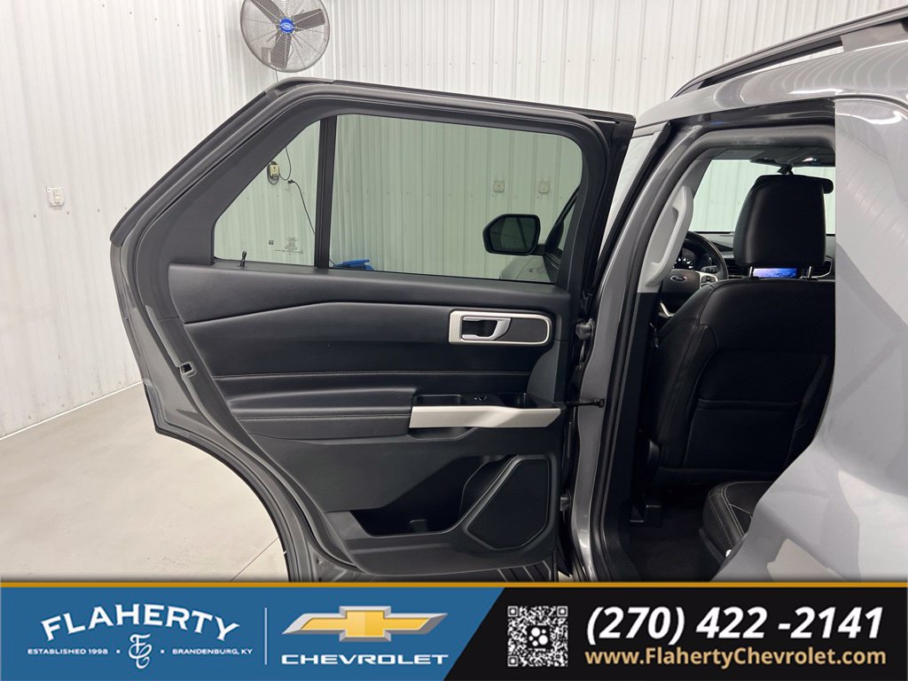Used 2024 Ford Explorer XLT w/ Equipment Group 202A RWD image 10