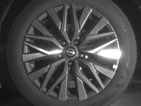 Used 2025 Nissan Altima 2.5 SV image 14