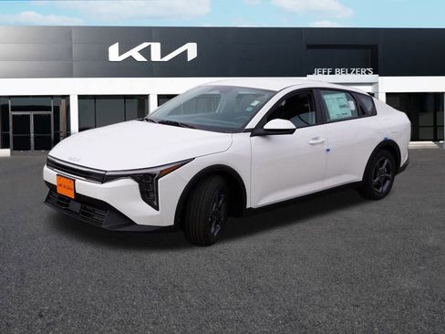 New 2025 Kia K4 LXS image 7