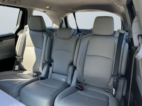 Used 2023 Honda Odyssey Touring image 14