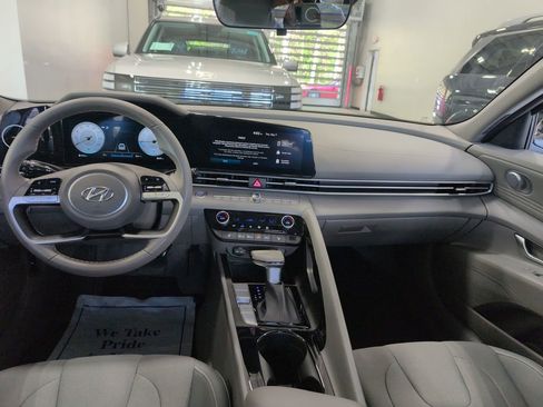 Certified 2023 Hyundai Elantra SEL w/ Convenience Package FWD image 13