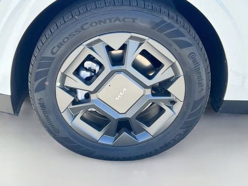 New 2026 Kia Carnival EX FWD image 33