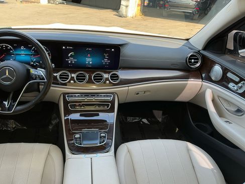 Used 2022 Mercedes-Benz E 350 4MATIC Sedan w/ Driver Assistance Package image 16