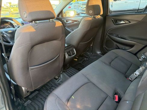 Used 2021 Chevrolet Malibu LT image 12