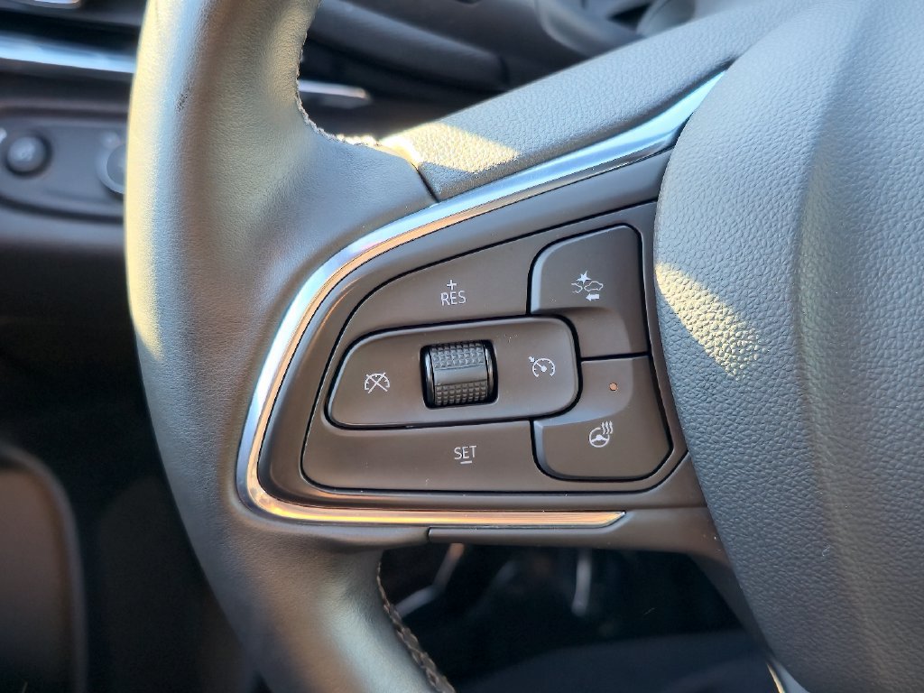 Used 2025 Buick Envista Sport Touring w/ Convenience I Package FWD image 20