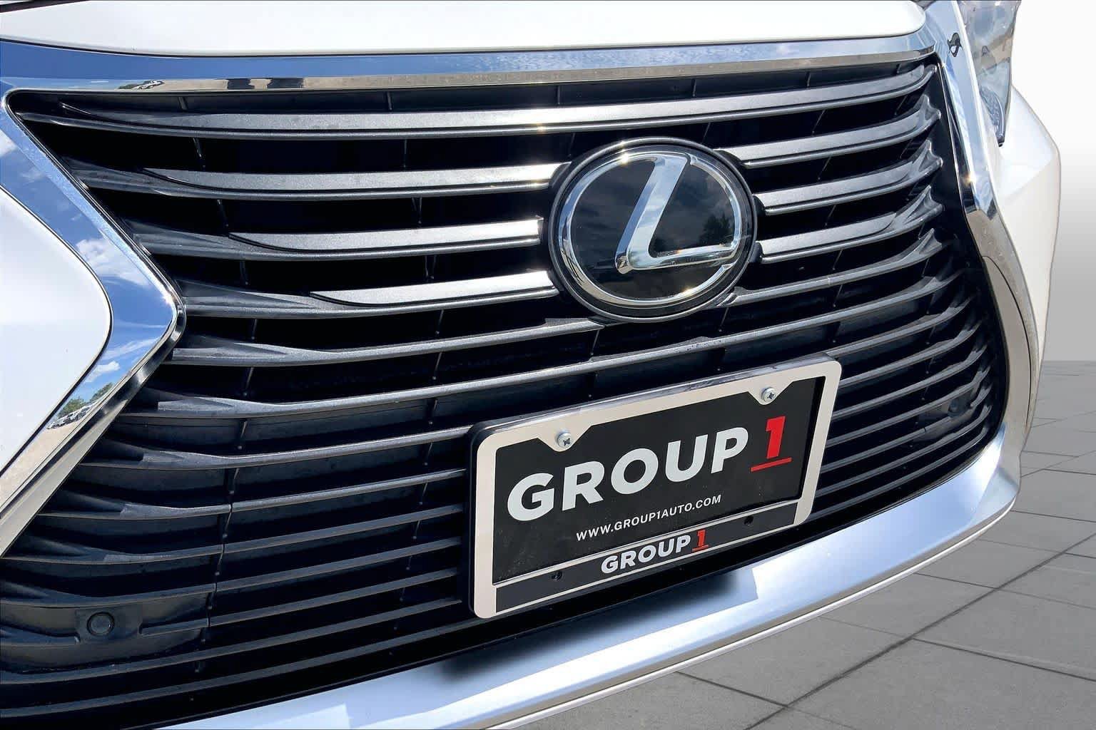 Used 2017 Lexus ES 350 w/ Luxury Package FWD image 29