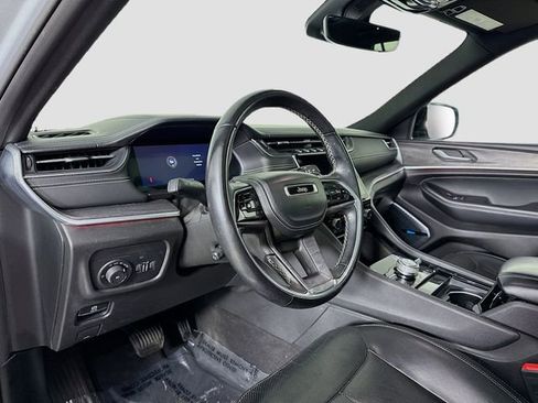 Used 2022 Jeep Grand Cherokee Overland image 9