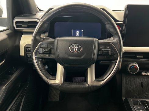 Used 2024 Toyota Tacoma TRD Off-Road image 13