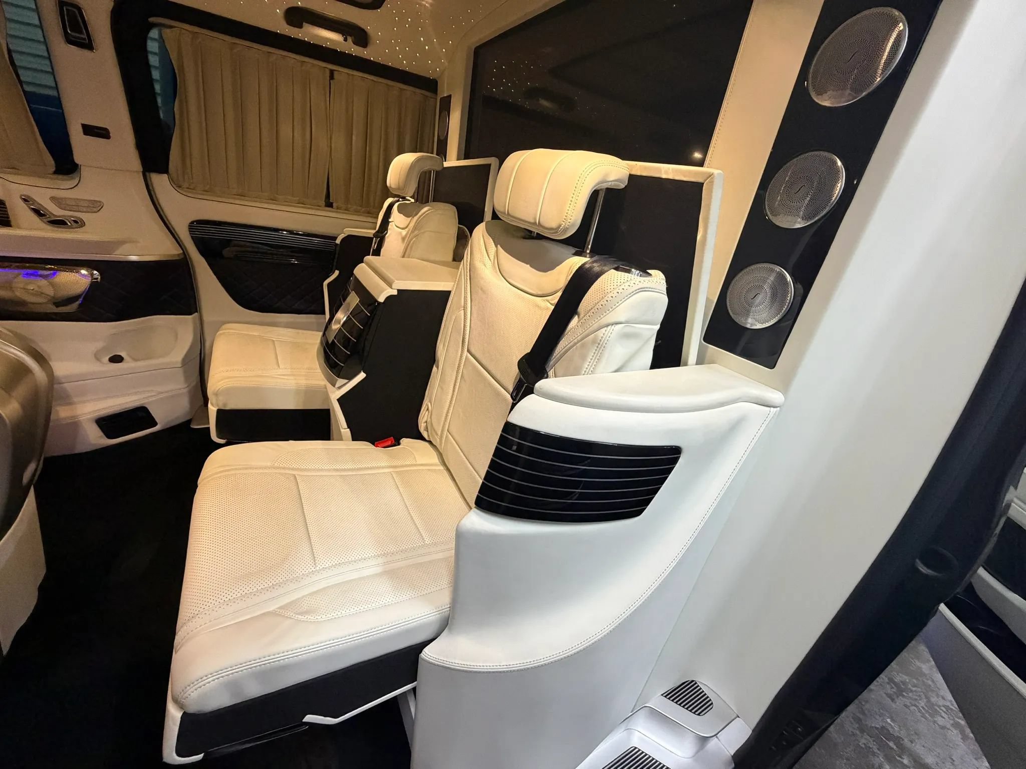 Used 2021 Mercedes-Benz Metris Passenger w/ Premium Safety Package image 69