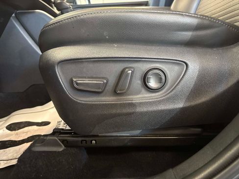 Used 2021 Toyota Highlander XSE image 20