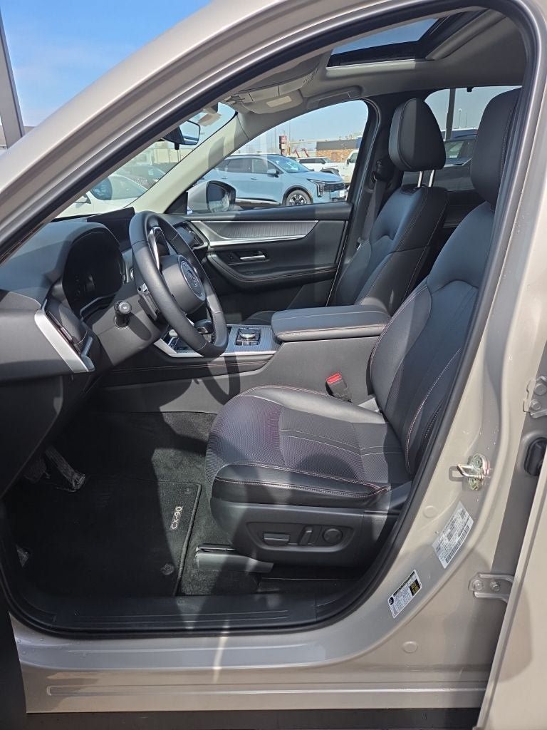 Used 2025 MAZDA CX-90 Plug-In Hybrid w/ Preferred AWD/4WD image 12