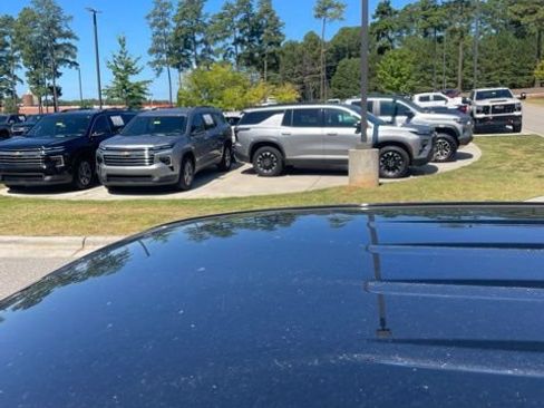 Used 2022 Chevrolet Colorado Z71 AWD/4WD image 10