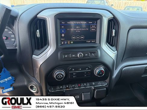 Used 2022 Chevrolet Silverado 1500 Custom Trail Boss w/ LPO, Dark Essentials Package AWD/4WD image 19