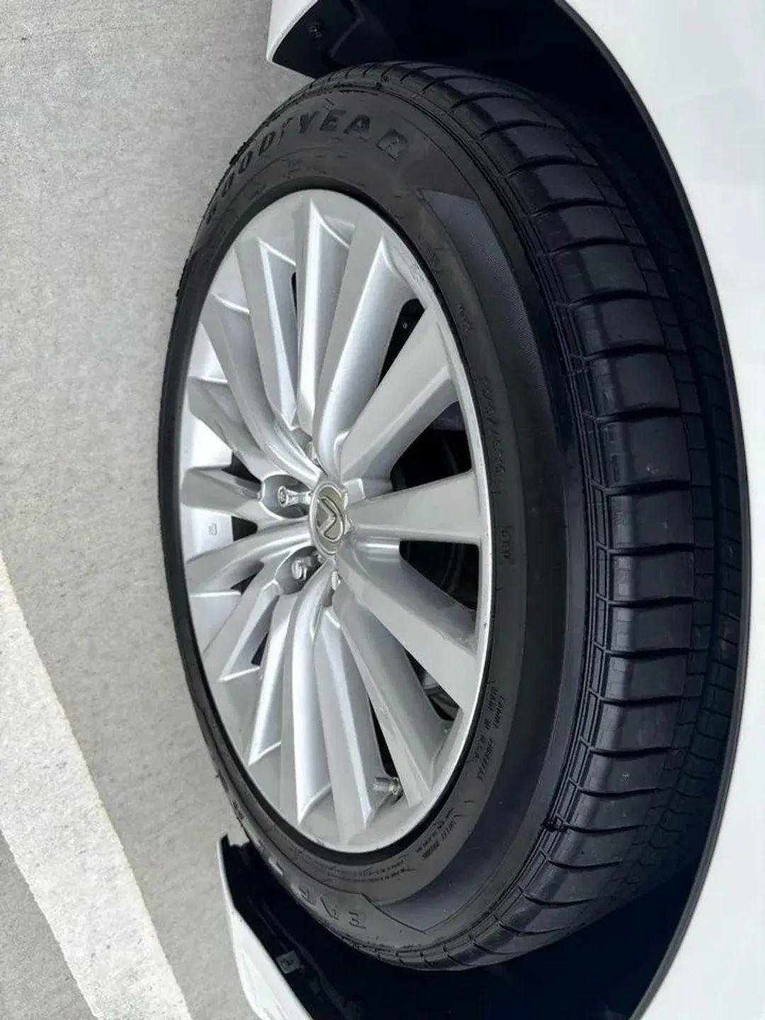 Used 2013 Lexus LS 460 w/ Comfort Pkg RWD image 21