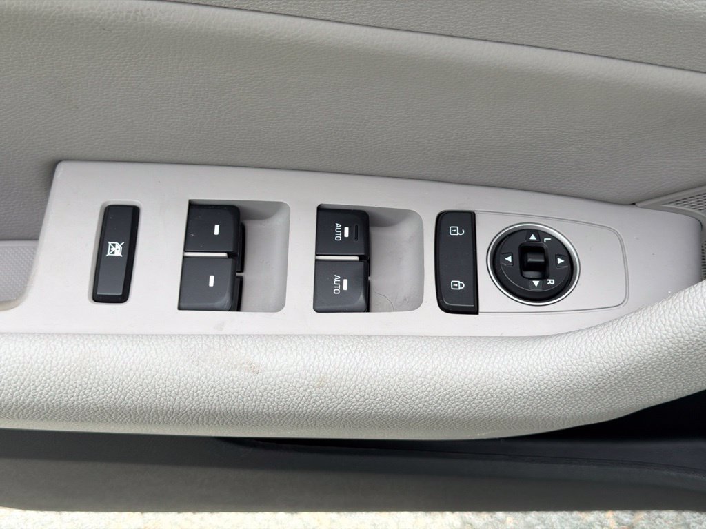 Used 2019 Hyundai Sonata SEL FWD image 17