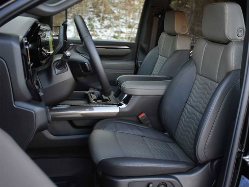 New 2026 Chevrolet Silverado 2500 ZR2 w/ LPO, Dark Essentials Package image 10