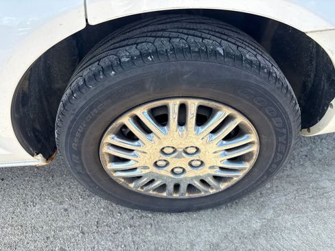 Used 2001 Chrysler Sebring LX FWD image 7