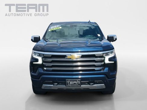 Used 2023 Chevrolet Silverado 1500 High Country w/ High Country Premium Package AWD/4WD image 2
