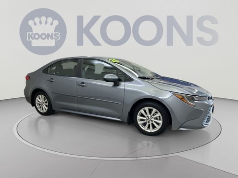 Used 2025 Toyota Corolla LE w/ LE Premium Package FWD image 10