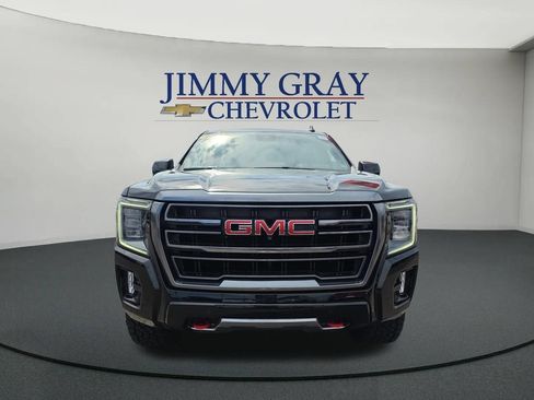 Used 2023 GMC Yukon XL AT4 w/ AT4 Premium Package AWD/4WD image 8