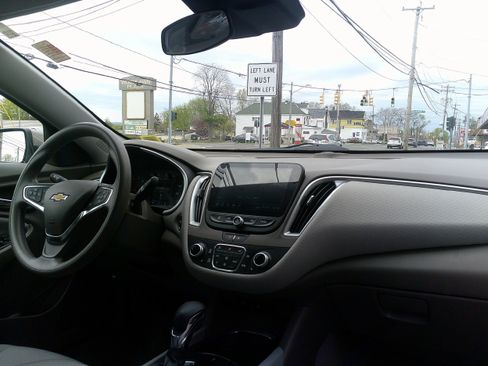 Used 2023 Chevrolet Malibu LT FWD image 23