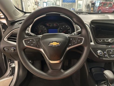 Used 2022 Chevrolet Malibu LS image 15