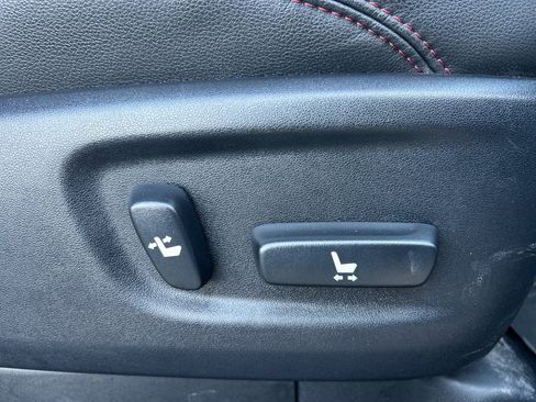 Used 2021 Toyota 4Runner Venture w/ Moonroof Package image 19