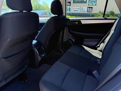 Used 2018 Subaru Outback 2.5i Premium AWD/4WD image 21