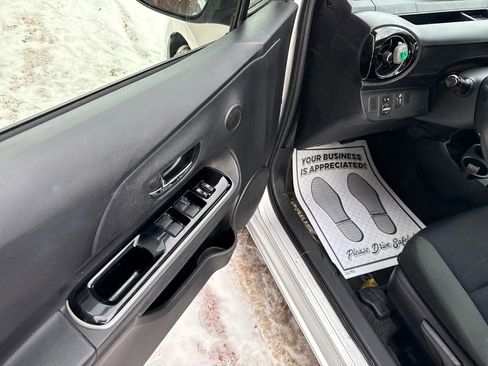 Used 2015 Toyota Prius C Three image 17