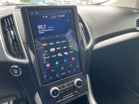 Used 2024 Ford Edge SEL image 15