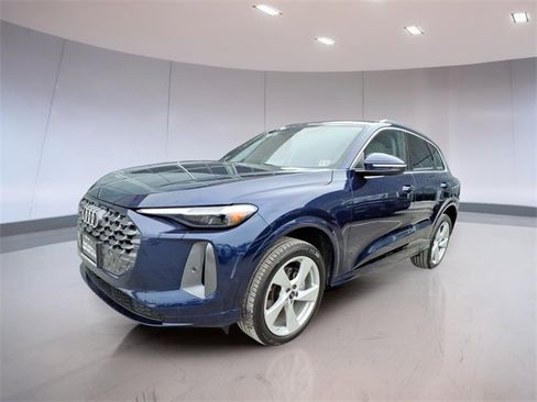 Used 2025 Audi Q5 Premium Plus w/ Premium Plus image 3