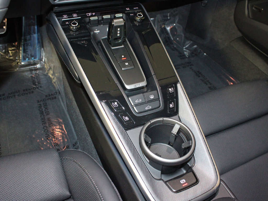 Certified 2025 Porsche 911 Carrera RWD image 28
