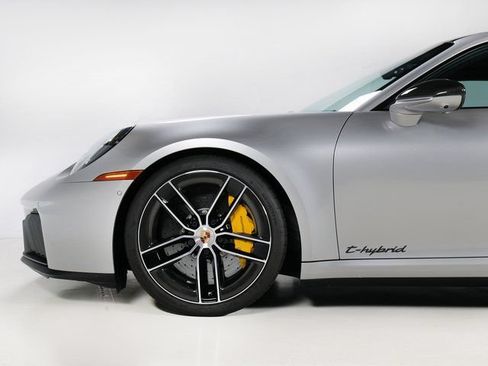 Certified 2025 Porsche 911 Carrera 4 GTS AWD/4WD image 29