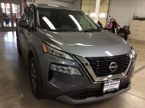 Used 2022 Nissan Rogue SV image 7